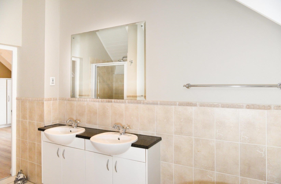 To Let 3 Bedroom Property for Rent in Big Bay Western Cape